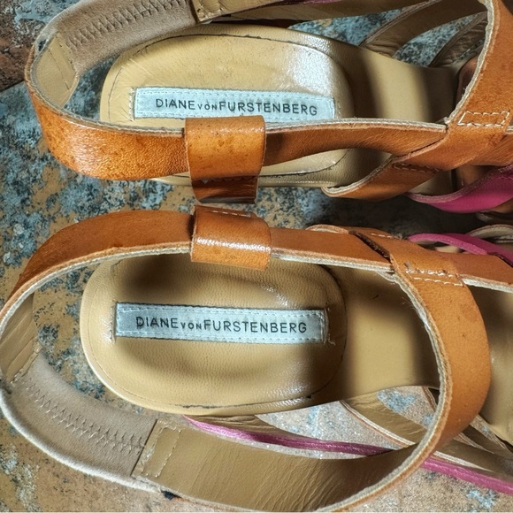 Vintage DIANE VON FURSTENBERG Heels Size 7B Tan & Pink Leather Strappy Wedges - Picture 6 of 8